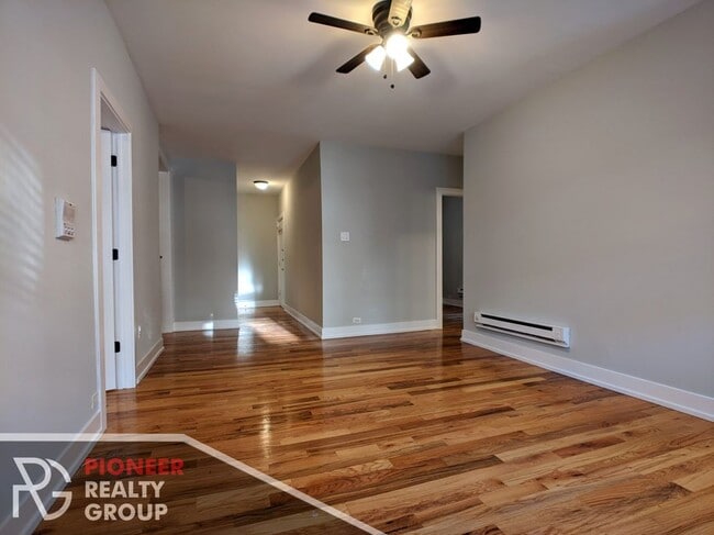 Photo - 3720 N Pine Grove Ave Unit E2