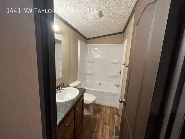 Photo - 1441 NW Taylor St