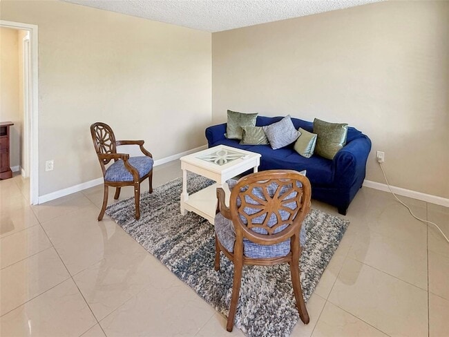 Photo - 2400 NE 9th St Unit 301