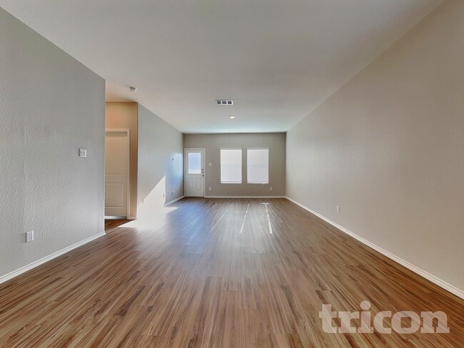 Photo - 108 Mica Trl