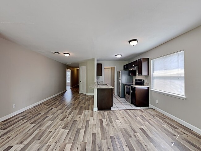 Photo - 14843 Astrolyn St