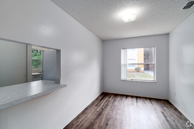 2 habitaciones, 2 baños - 1000 pies cuadrados - Comedor