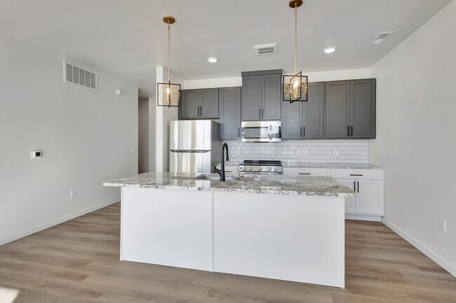 Photo - Hollow Gulch