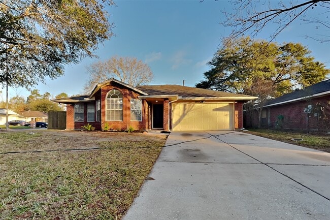 Building Photo - 2203 Longleaf Pines Ln