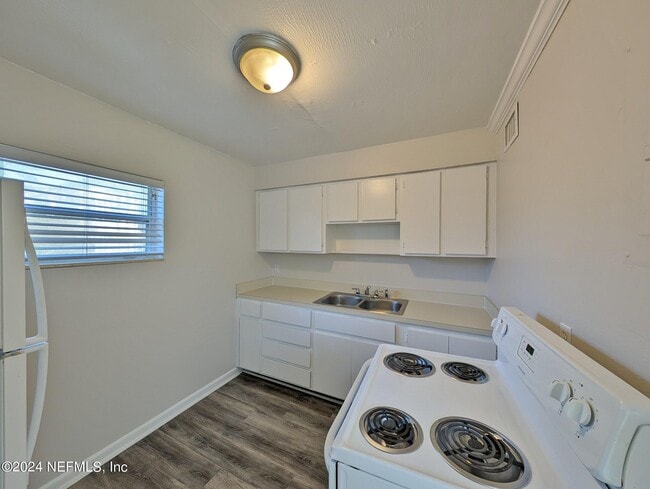 Photo - 2775 Herschel St Unit 17