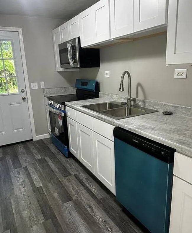 Photo - 140 Ivanhill Rd