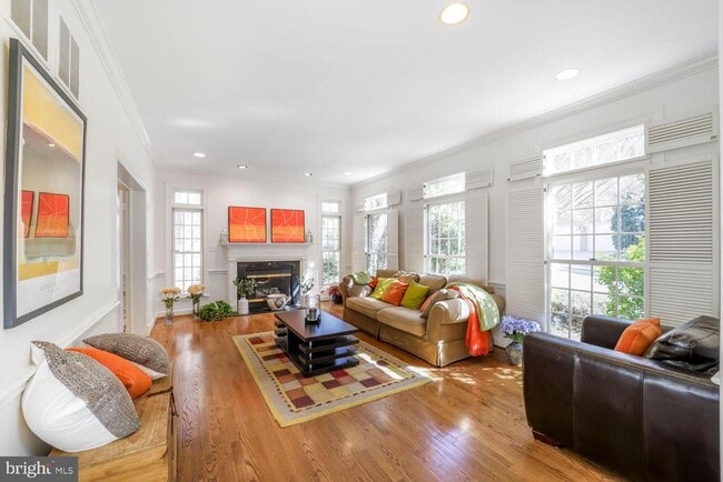 Photo - 5119 Warren Pl NW