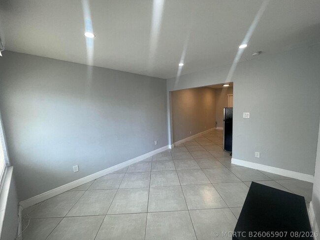 Photo - 841 NW 5th Ave Unit 3