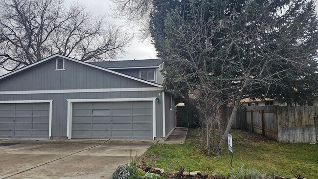 Photo - Glendale Duplex Unit 3895