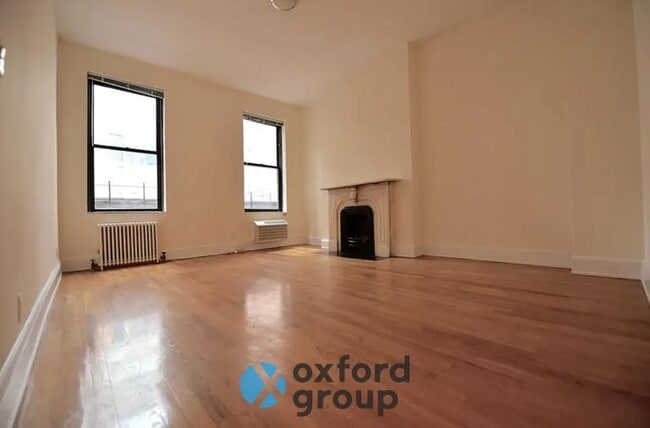 Photo - East 10th Street