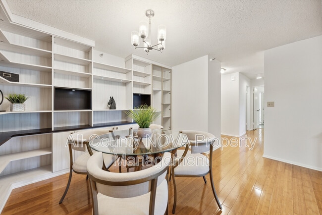 Photo - 1600 N Oak St Unit 525