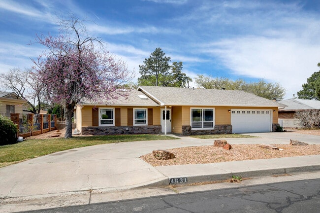 Photo - 4631 Sherwood St NE