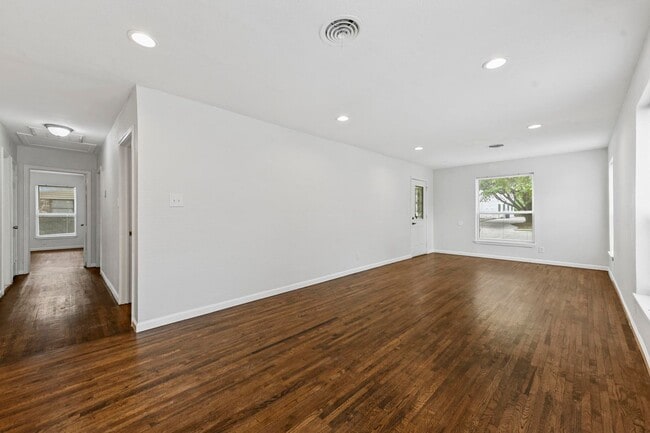 Photo - Single Family Home in 76109