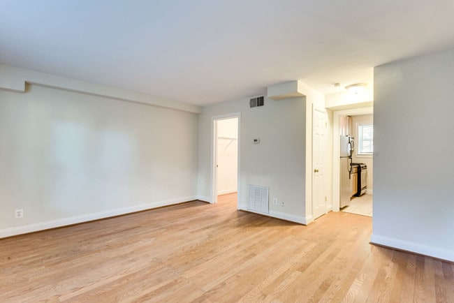 Photo - Mason Arms Apartments