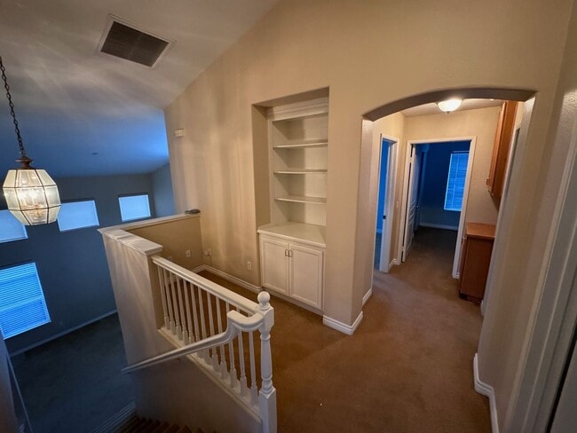 Photo - Charming 2-Story, 3 Bedroom, 2 1/2 Bathroom Ventura Home for Lease!
