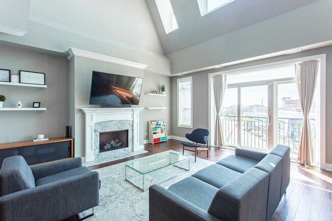 Photo - 1845 S State St Unit 4