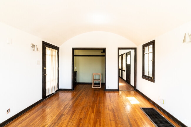 Building Photo - 836 Silver Lake Blvd Rental