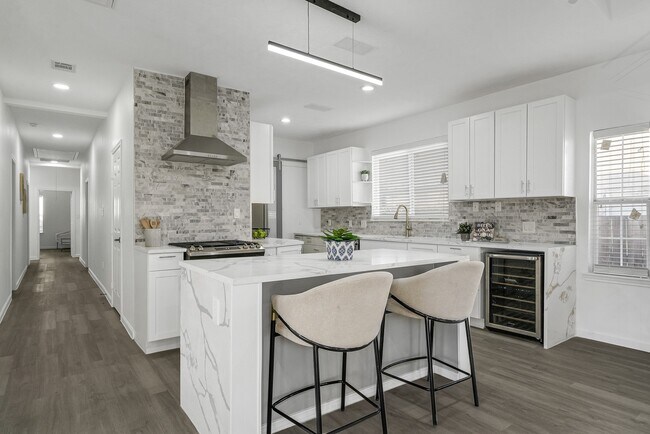 Photo - 304 Milby St