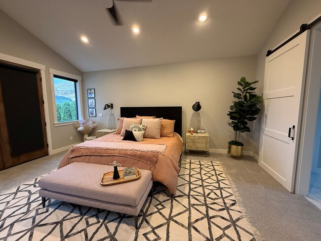 Photo - Now renting 4 bedroom Luxury House, stillporoperties.com