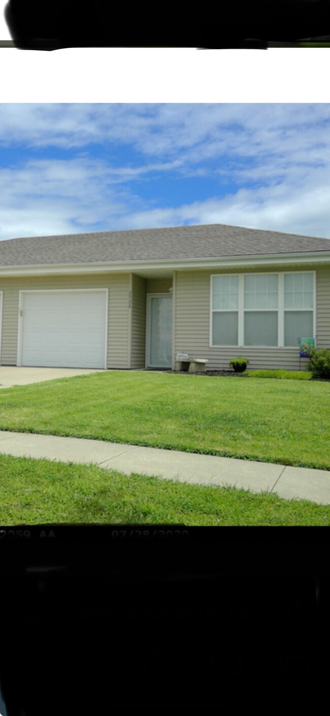 Building Photo - 2908 SE Walnut Dr Rental