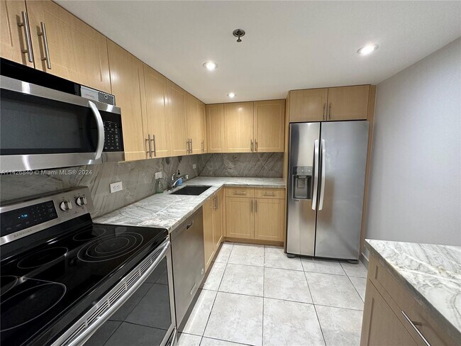 Photo - 20515 E Country Club Dr