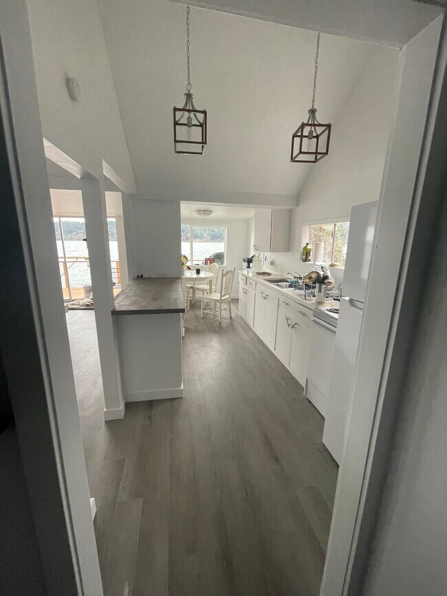 Photo - 28321 Manzanita Beach Rd SW