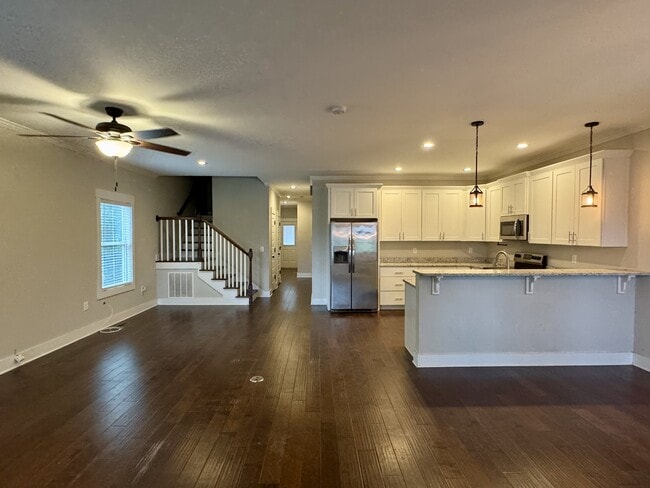 Photo - 200 Banks St