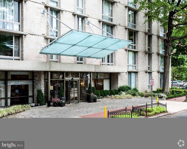 Building Photo - 940 25th St NW Unit 707-S Rental