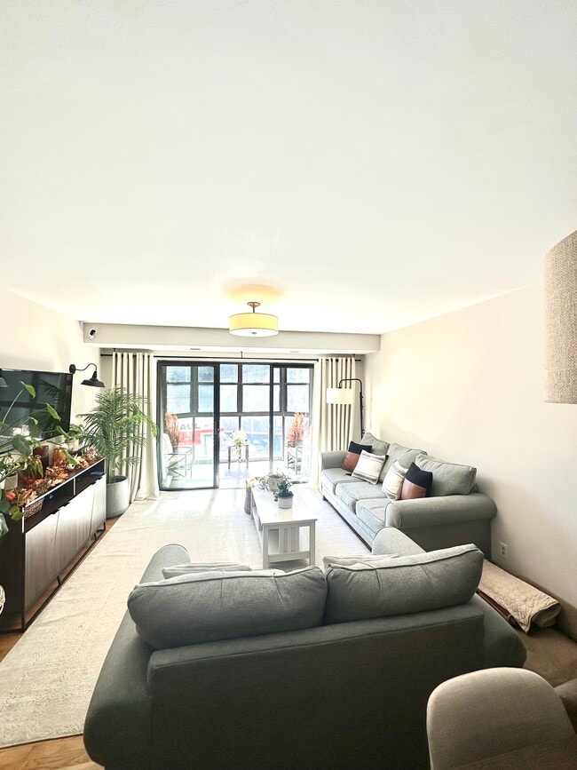 Building Photo - 2100 Langston Blvd Unit 241