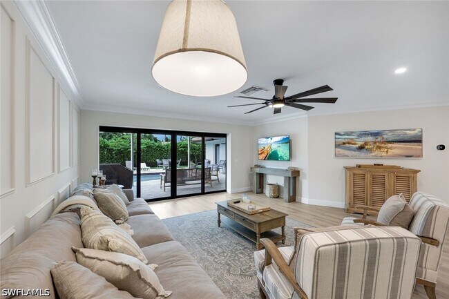 Photo - 517 Parkwood Ln