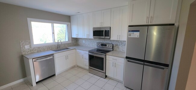 Building Photo - 4130 Cove Ln Unit F Rental