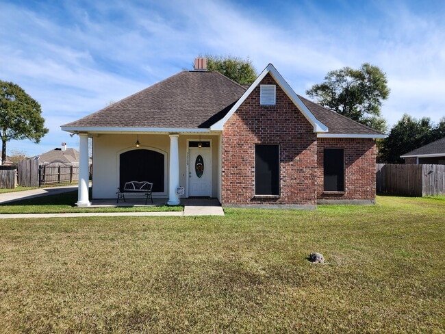 Building Photo - 3 bedroom home in Acadiana Place subdivision