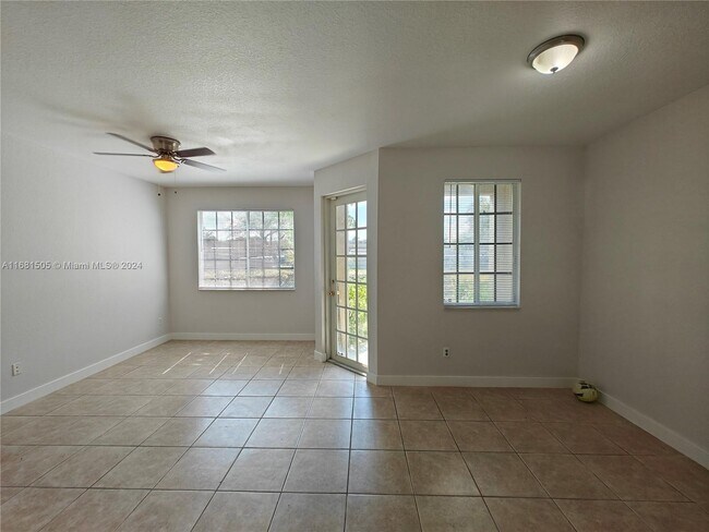 Photo - 2031 Nassau Dr