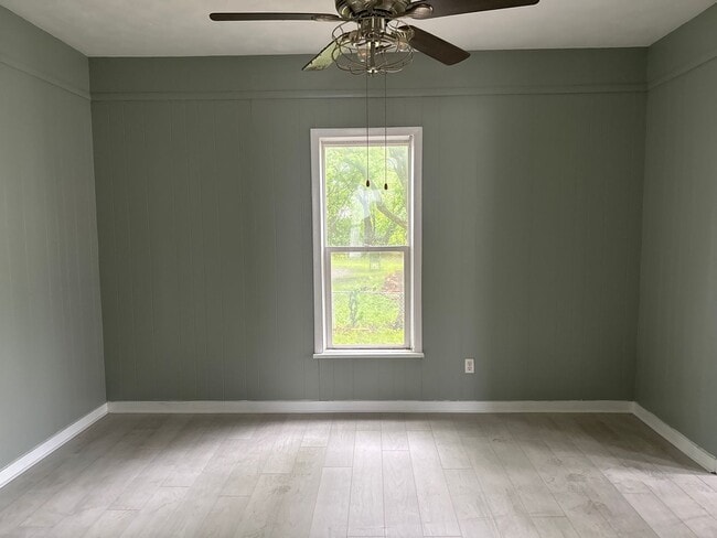 Photo - Quaint 4 BR/1 BA north side home!