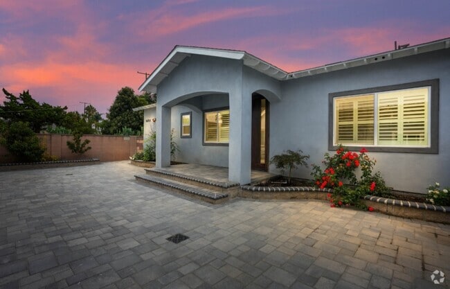 Building Photo - 1670 W Cerritos Ave Rental