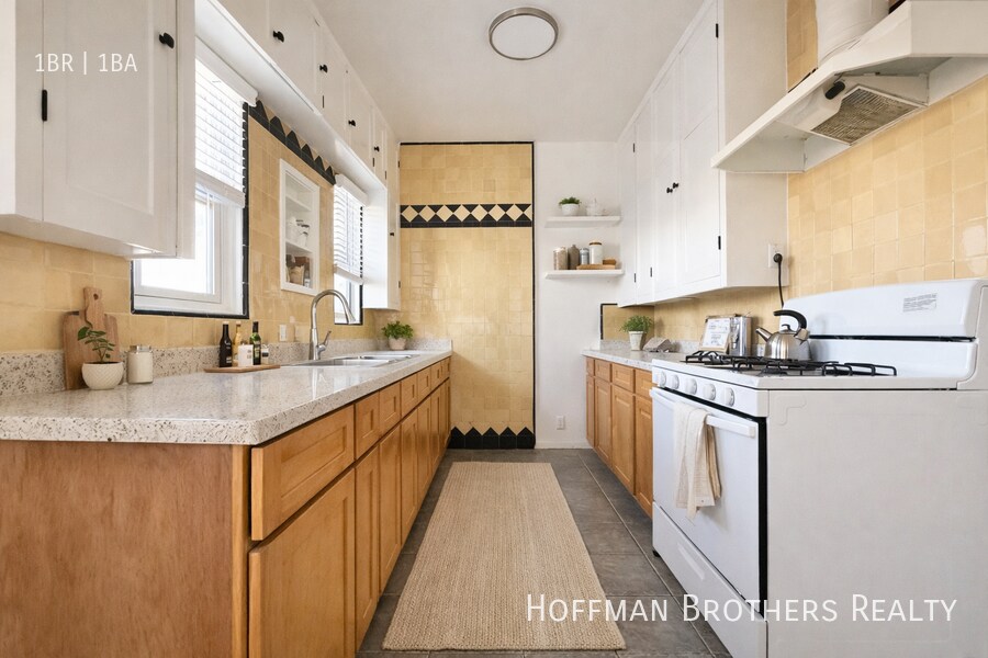 Photo - 1216 1/2 S Harvard Blvd