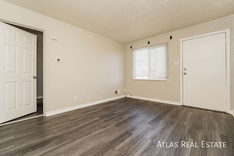 Photo - 4538 Clayton Street-2