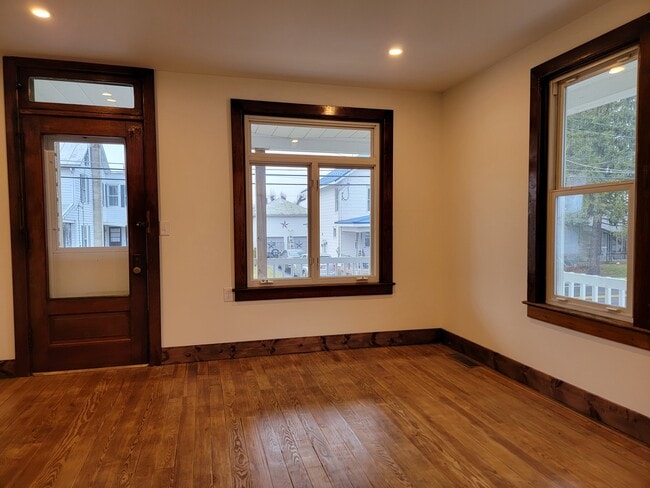 Photo - 212 W Main St