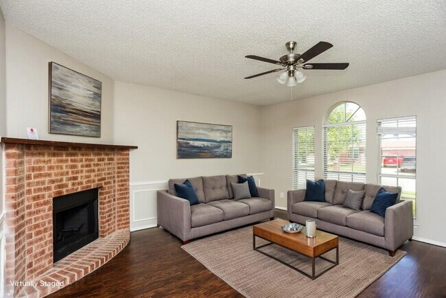 Photo - 948 Fenway Ln