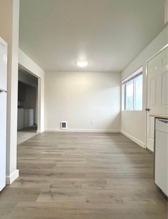 Photo - 511 W Brown Ave Unit APT B