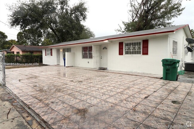 Building Photo - 2120 NW 93rd St Unit 2124 Rental