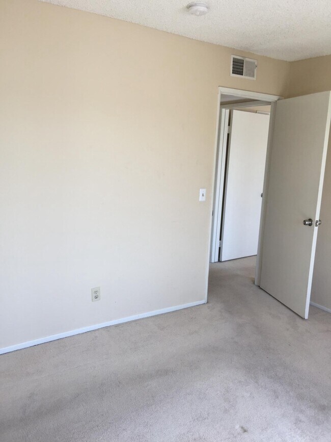 Photo - 14610 Erwin St Unidad 304