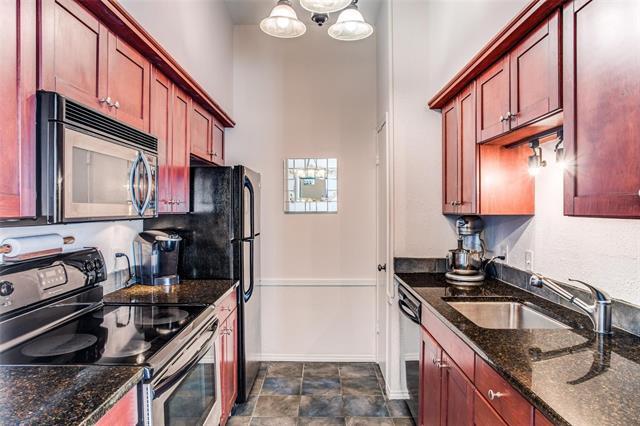 Building Photo - 10421 High Hollows Dr Unit 111