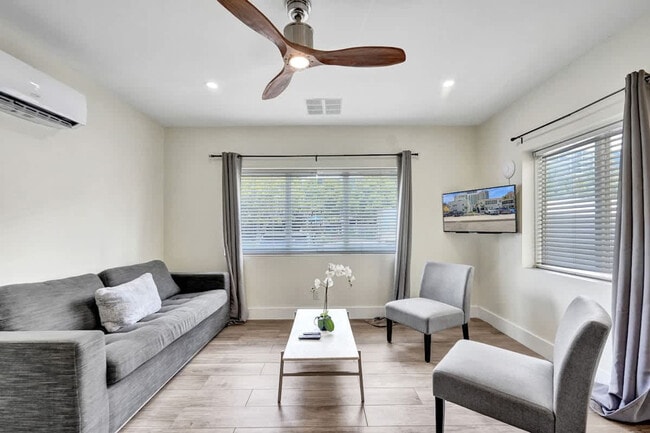 Photo - 3020 Seville St Unidad SI ID1503984P