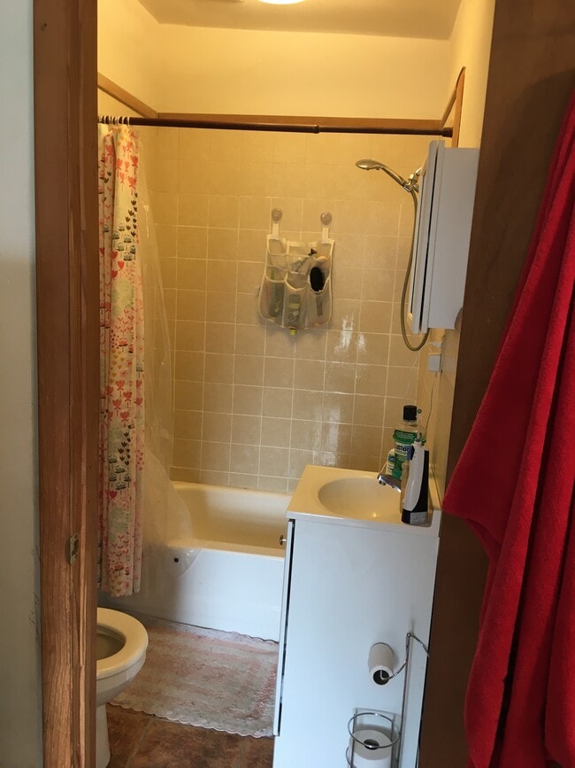 Building Photo - 1121 Mt Vernon St Unit 3F
