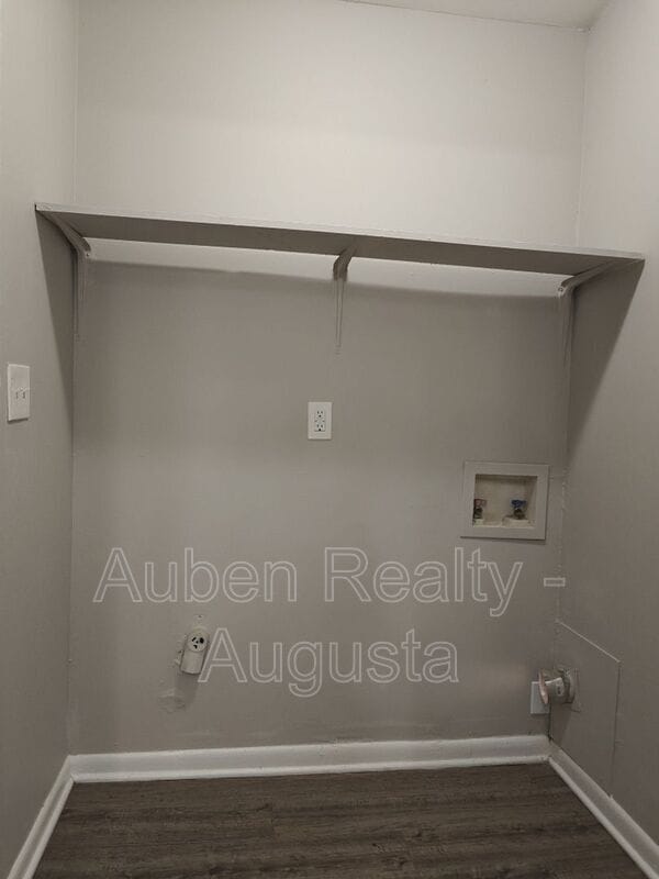 Photo - 2517 Kensington Dr E