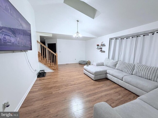 Photo - 13908 Greenfield Ave