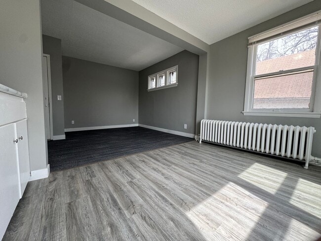 Photo - 1727 Reaney Ave E Unidad # 3