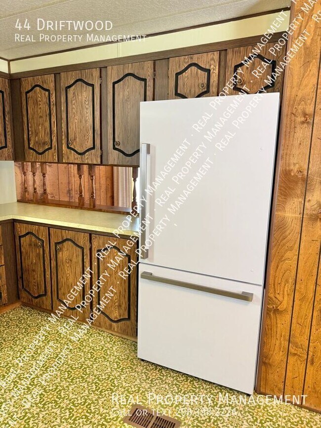 Photo - 44 Driftwood-