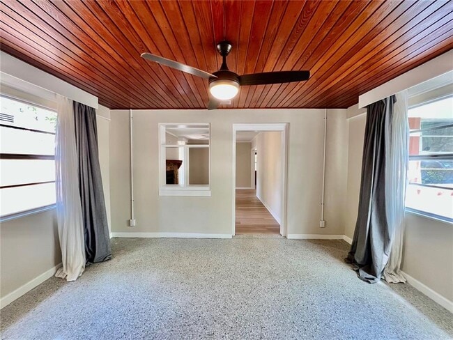 Photo - 1208 E Hanna Ave
